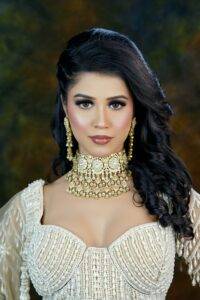 #MakeupArtistNearMe, #BridalMakeupTips, #WeddingDayBeauty, #BeauticianServices, #MakeupTrial, #PromMakeup, #AirbrushMakeup, #NaturalBridalLook, #MobileMakeupArtist, #HDMakeup