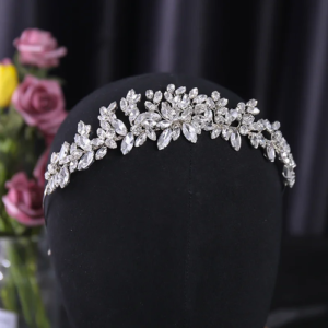 Aurora Elegance Crystal Crown – Timeless Royalty Tiara